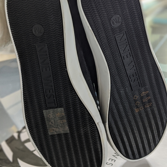 NWB Black Lace Hightops - Picture 4 of 6